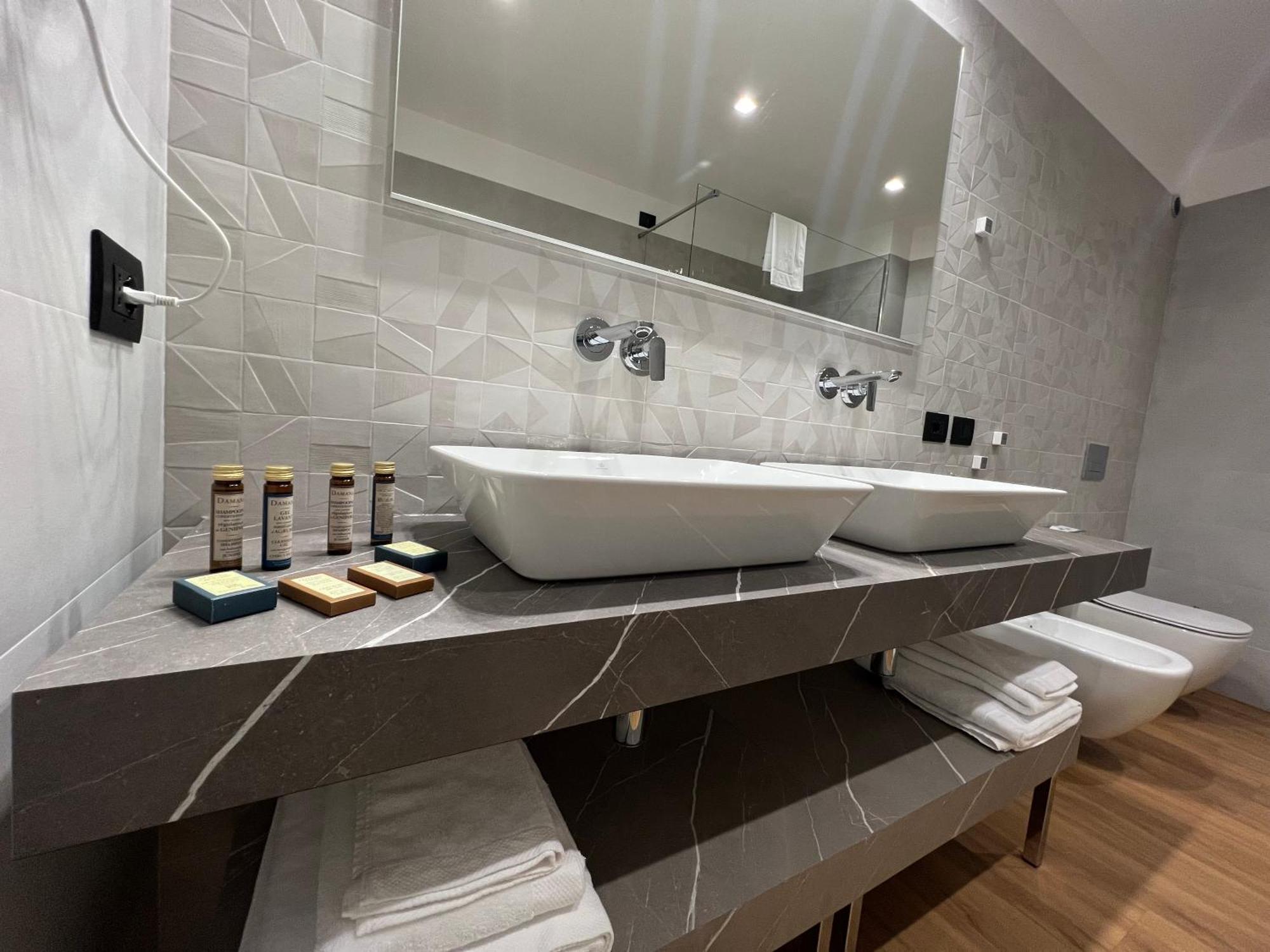 Roccaregina Hotel 夏卡 外观 照片